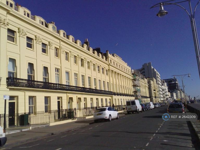 2 bedroom flat in Brunswick Terrace, Hove, BN3 (2 bed) (#2642309)
