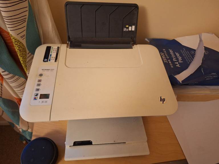 HP Deskjet 2540 WiFi Printer/Scanner with Cables and Ink Cartridges Free