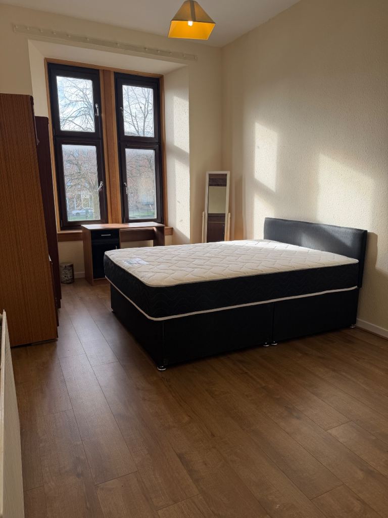 2 Bedroom Flat Available Now