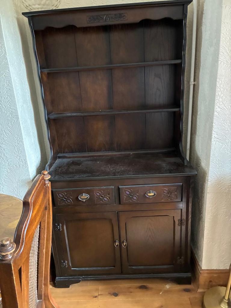 Lovely display cabinet 