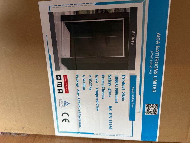 Wet room glass screen