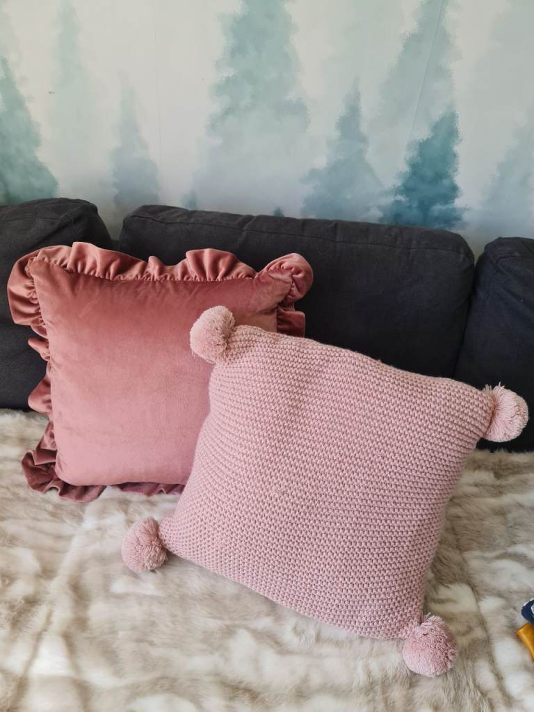 Beautiful pink cushions x2