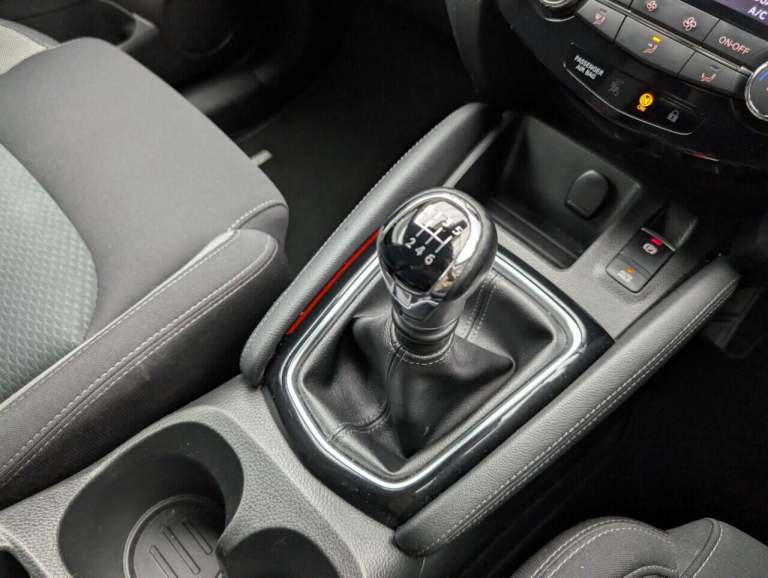 2020 Nissan Qashqai 1.3 DIG-T N-Connecta SUV 5dr Petrol Manual Euro 6 (s/s) (160 ps) REAR VIEW  H...