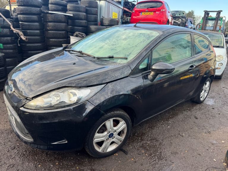 Ford fiesta mk7 1.25 2010 black BREAKING FOR PARTS 