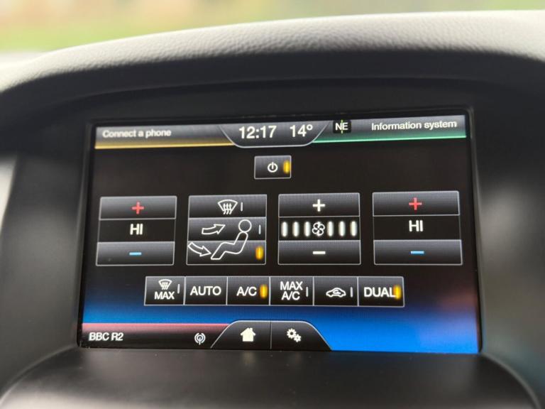 2015 Ford Focus 1.0T EcoBoost Titanium Auto Euro 6 (s/s) 5dr HATCHBACK Petrol Automatic