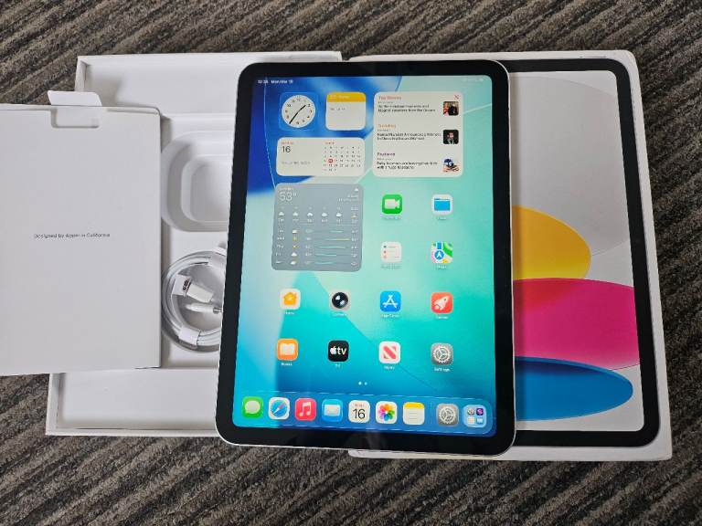 Apple iPad 10th Gen 10.9 inch 64GB, Wi-Fi, Siver, battery life 94%, no offers