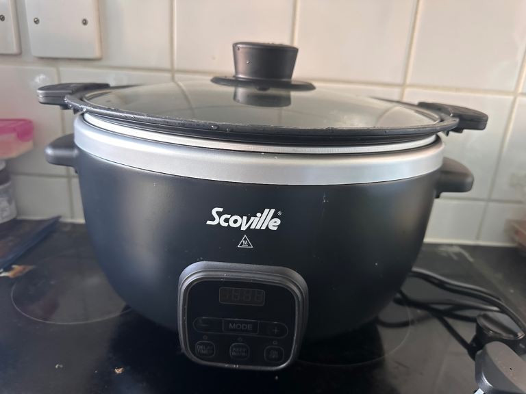 Scoville Slow Cooker - Black, Good Condition