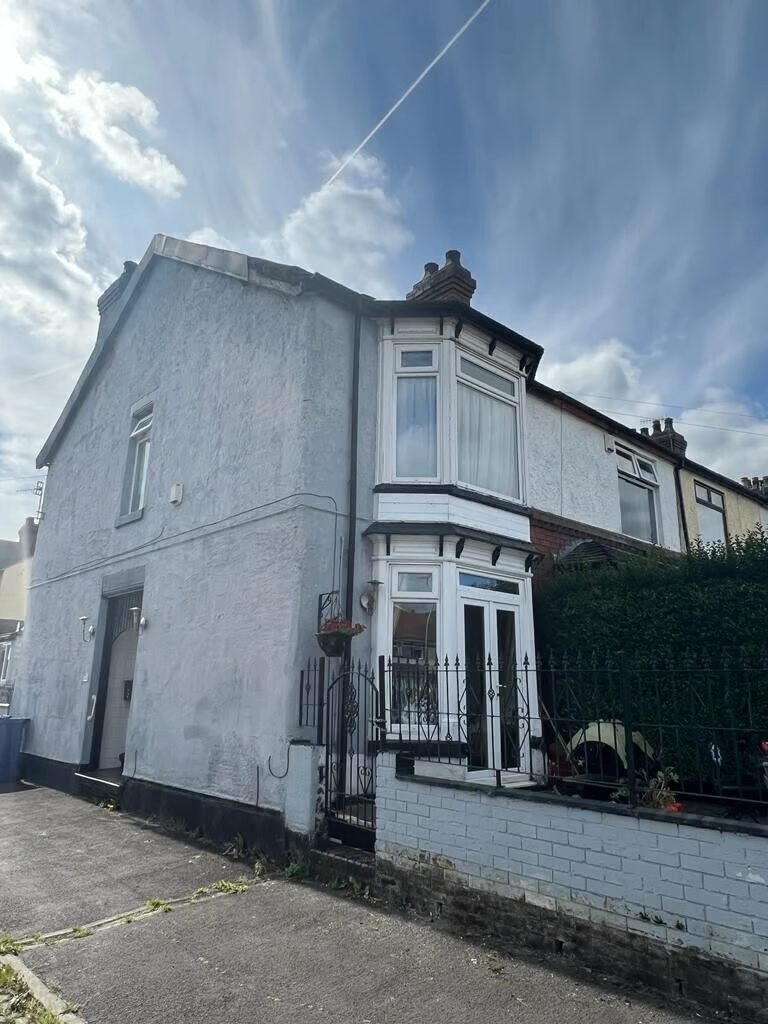 **42 PITGREEN LANE**TWO 1 BEDROOM FLATS**WOLSTANTON**