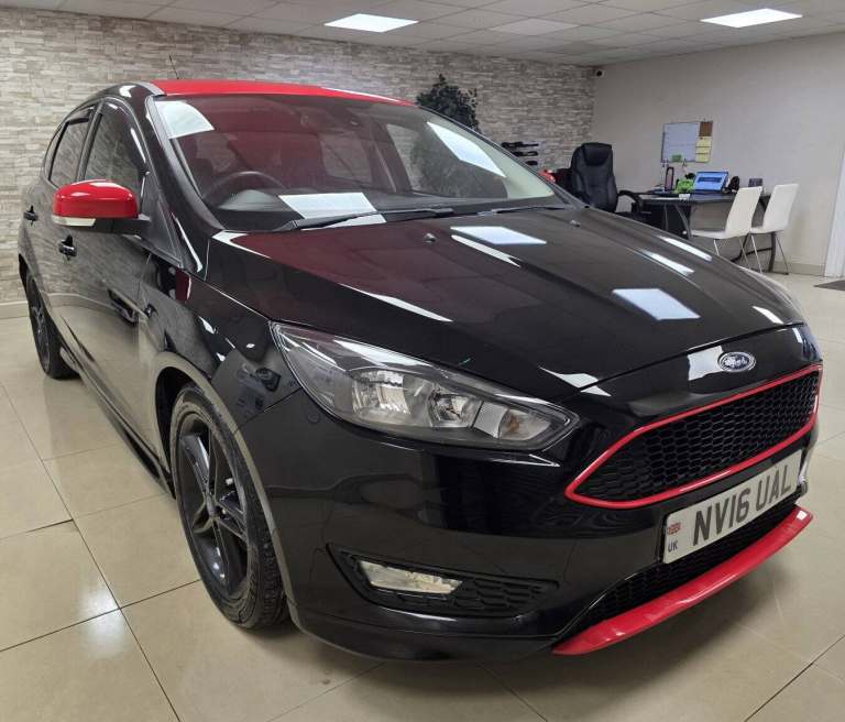 2016 Ford Focus 2.0 TDCi Zetec S Black 5dr HATCHBACK DIESEL Manual