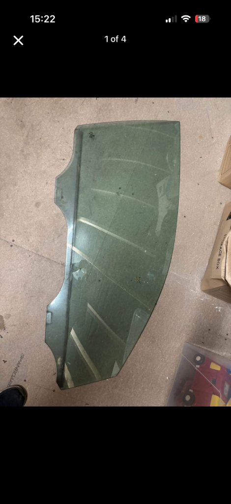 Volkswagen Polo 9n 9n3 3 Door Front Driver and Passenger Glass