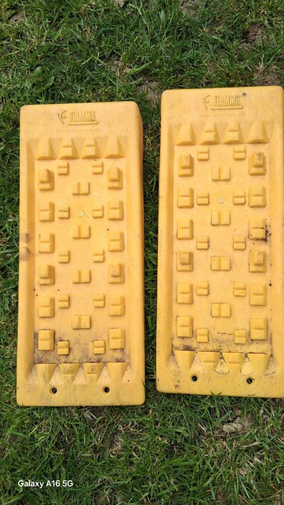 Campervan level blocks