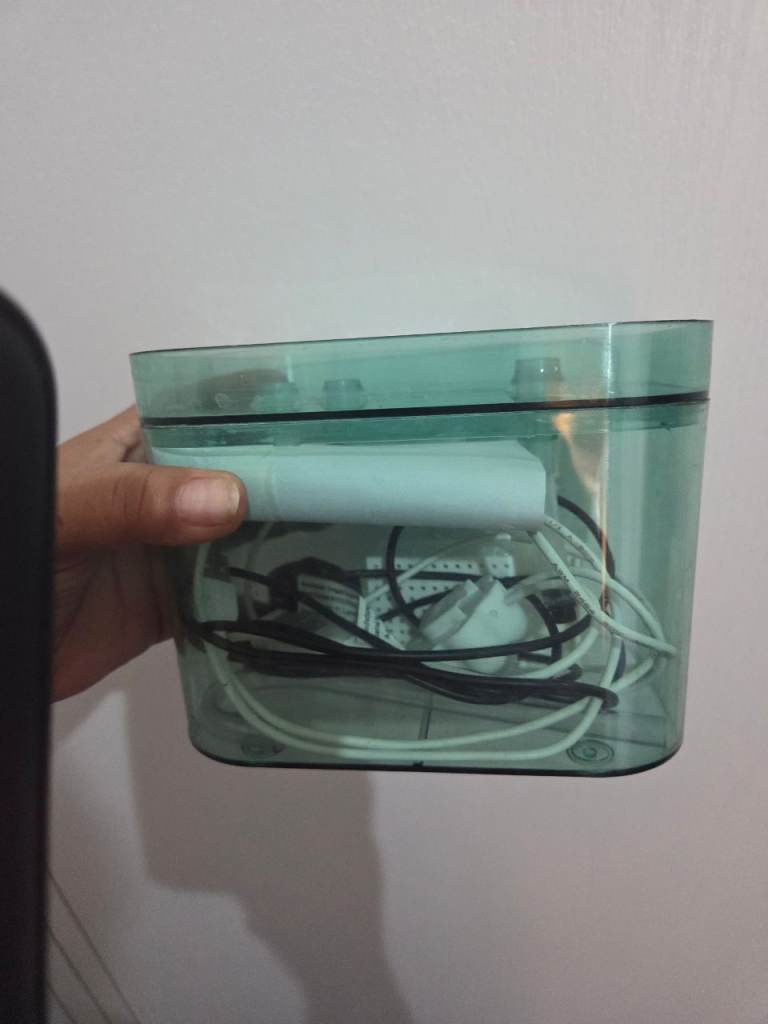 Pet water fountain with sensor 