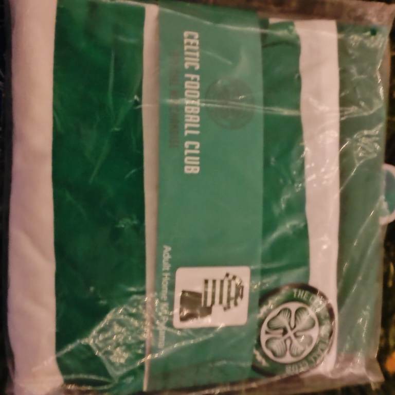 Celtic pjs mens XL 
