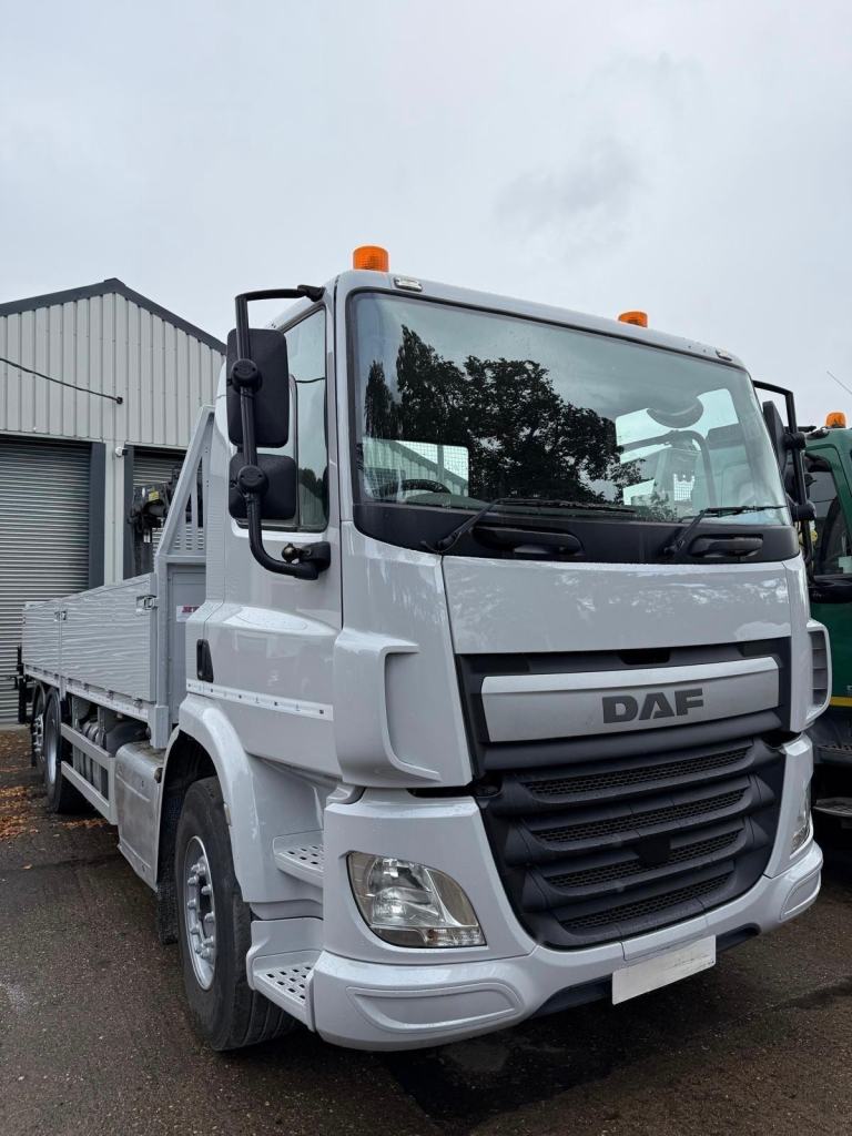 2014 DAF CF 330 DROPSIDE WITH HMF 1420 FOLD AWAY CRANE 