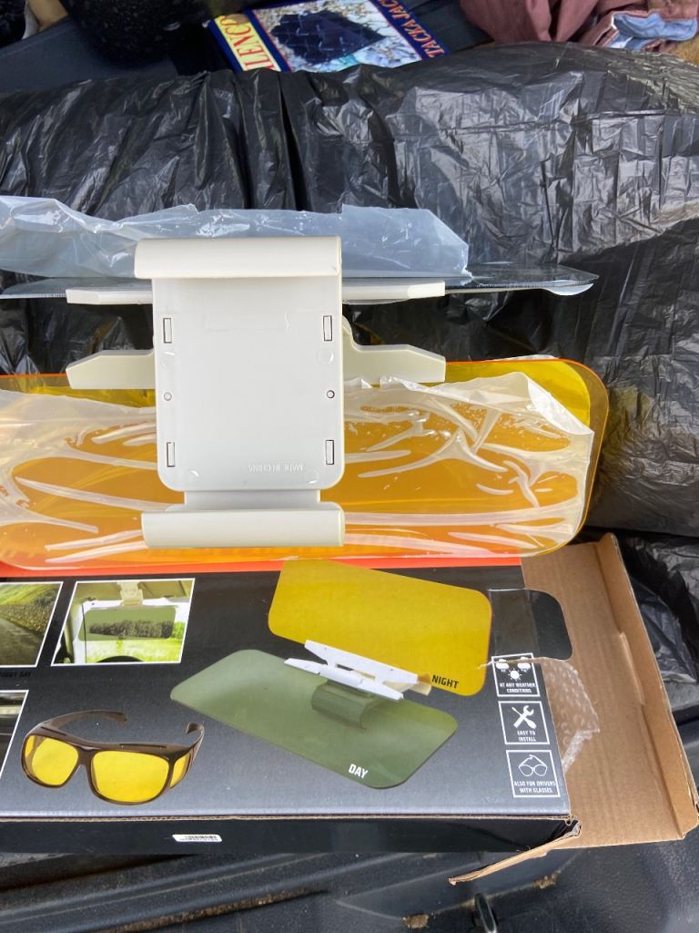 Sun visor 