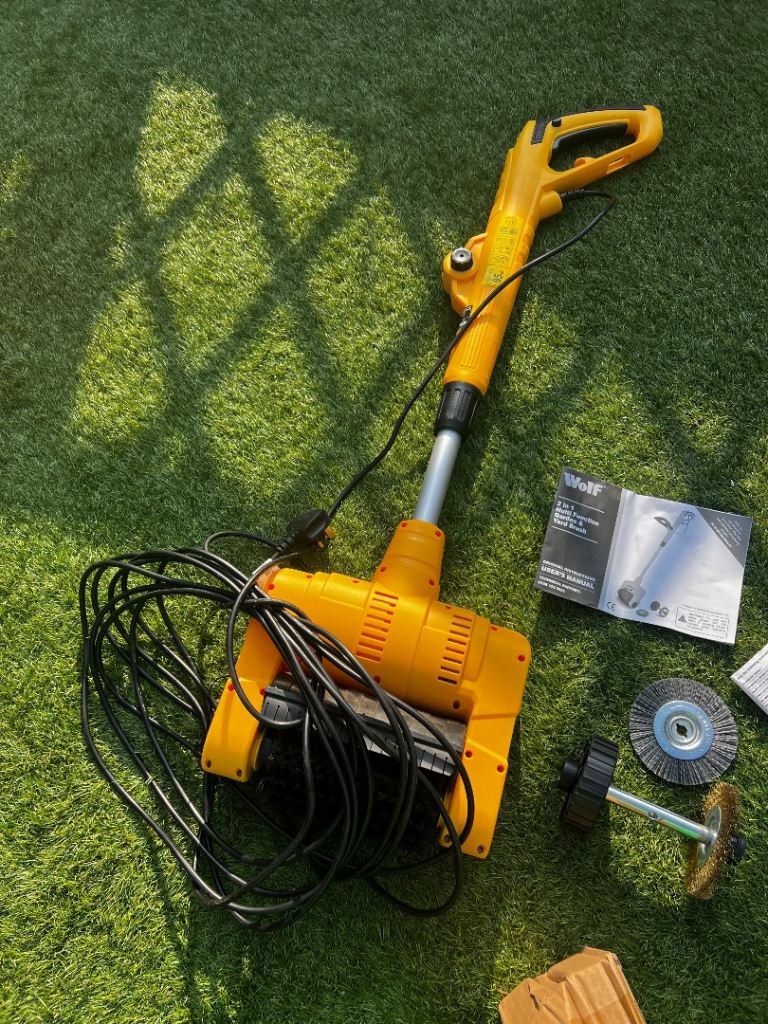 2 in 1 multi function garden and yard brush wolf