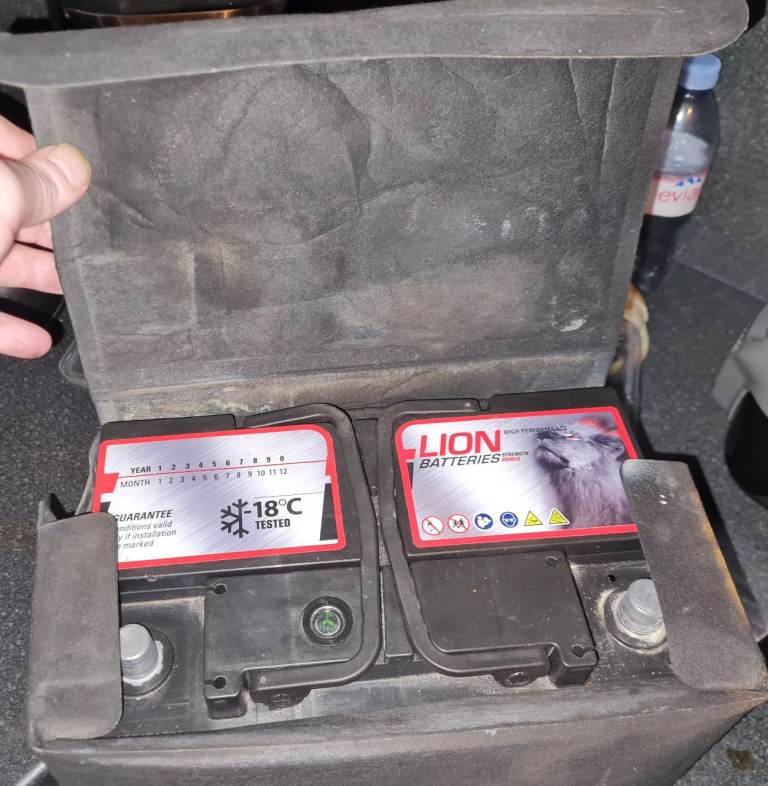 2x car/van/4x4 batteries