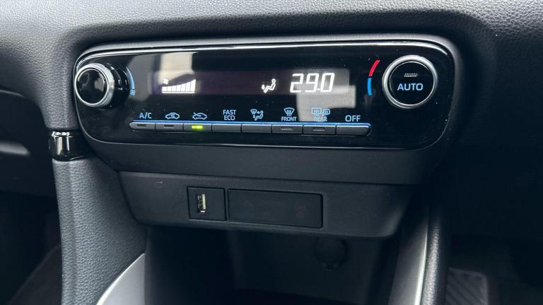 2022 Toyota Yaris 1.5 Hybrid Design 5dr CVT HATCHBACK PETROL/ELECTRIC Automatic