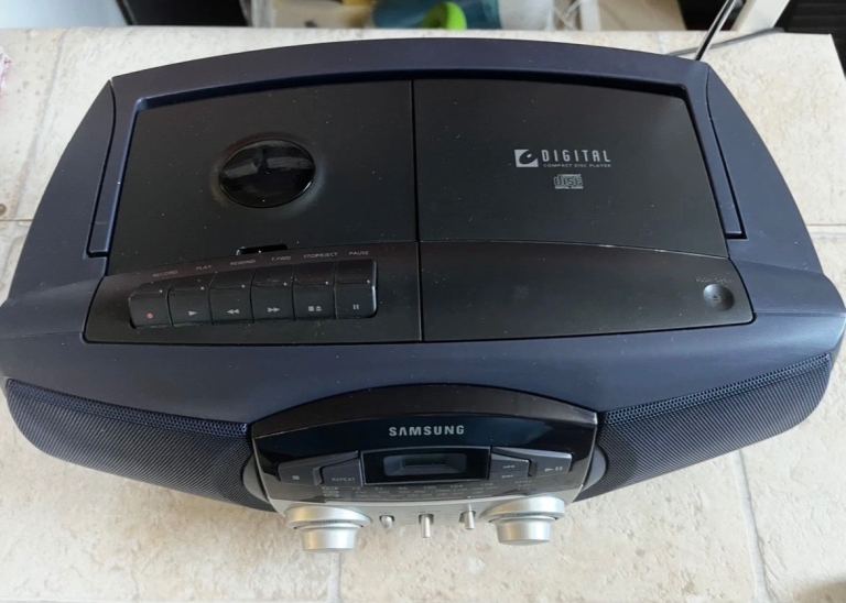Samsung RCD-390 portable Radio cassette Player