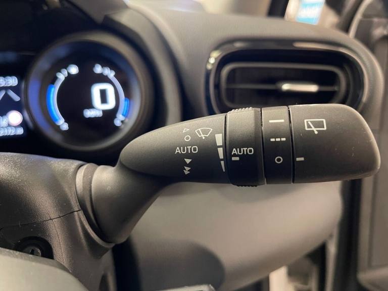 2022 Toyota Yaris 1.5 VVT-h Design Hatchback 5dr Petrol Hybrid E-CVT Euro 6 (s/s) (116 ps) Hatchb...