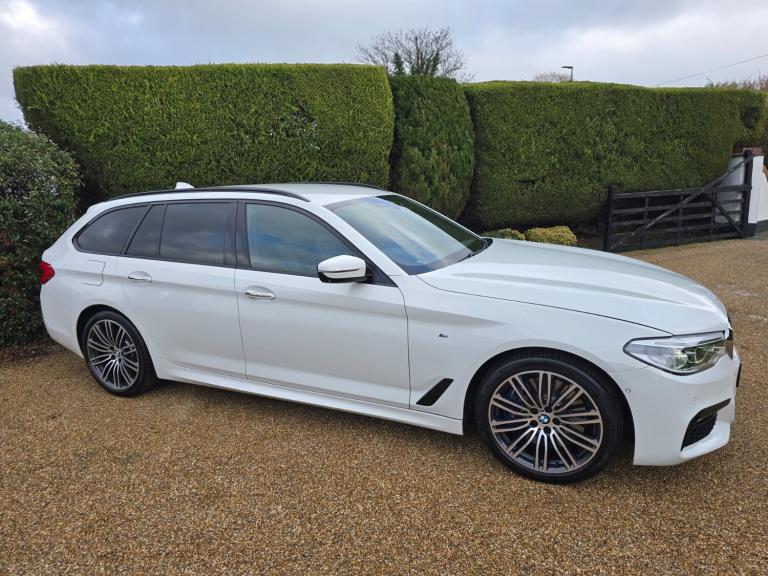 BMW 5 SERIES 540i xDrive M SPORT [Tech/Plus Pack] TOURING - AUTOMATIC - 5 DR 