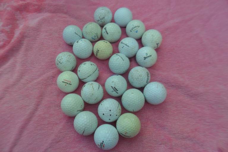 JOB LOT 25 GOLF BALLS