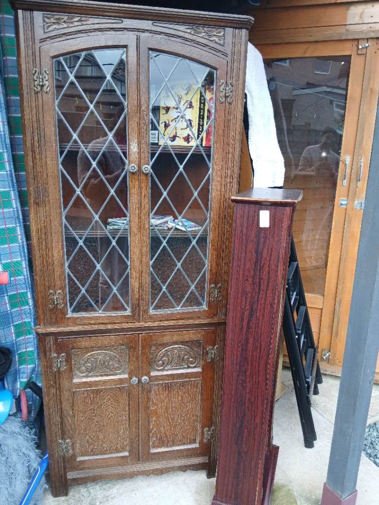 ✨ Vintage Solid Wood Display Cabinet – Beautiful Feature Piece ✨