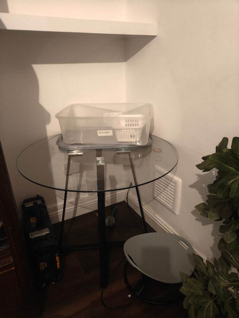 Round Glass Dinning Table (2-3 person)