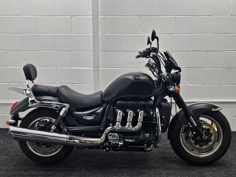 TRIUMPH ROCKET 3 ROADSTER ** SISSY BAR - LOW MILEAGE - 12 MONTHS MOT **