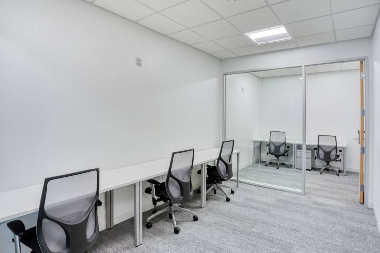 Glasgow - G51 1DZ \ Coworking Space with No Long-Term Commitment