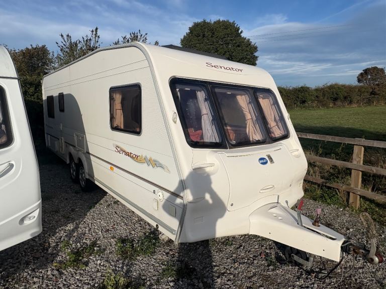 BAILEY SENATOR MONTANA TWIN AXLE 5 BERTH CARAVAN 2003