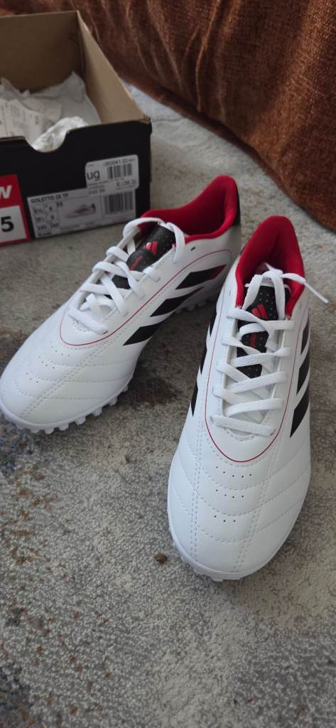 Brand new goletto Astro turf football boots