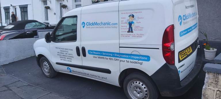 Breaking Vauxhall combo 1.3 Diesel 2015 lots of parts available 