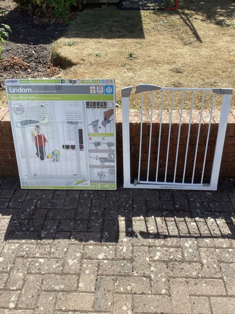 Access safety gate