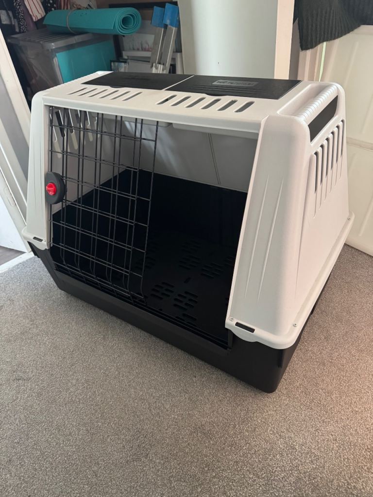 Pet carrier/crate