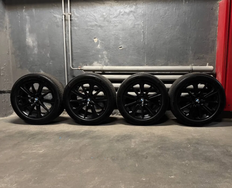 original BMW X5 G05 wheels.