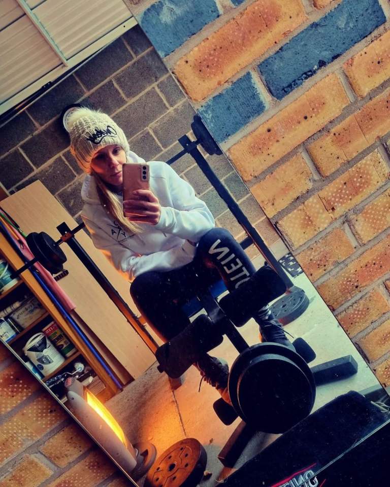 Weight bench and weights