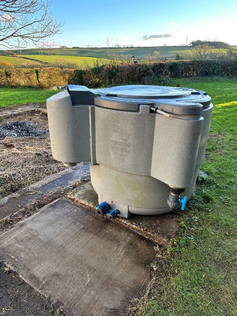 Nexus 300 pond filter with brand new air line (not fitted)