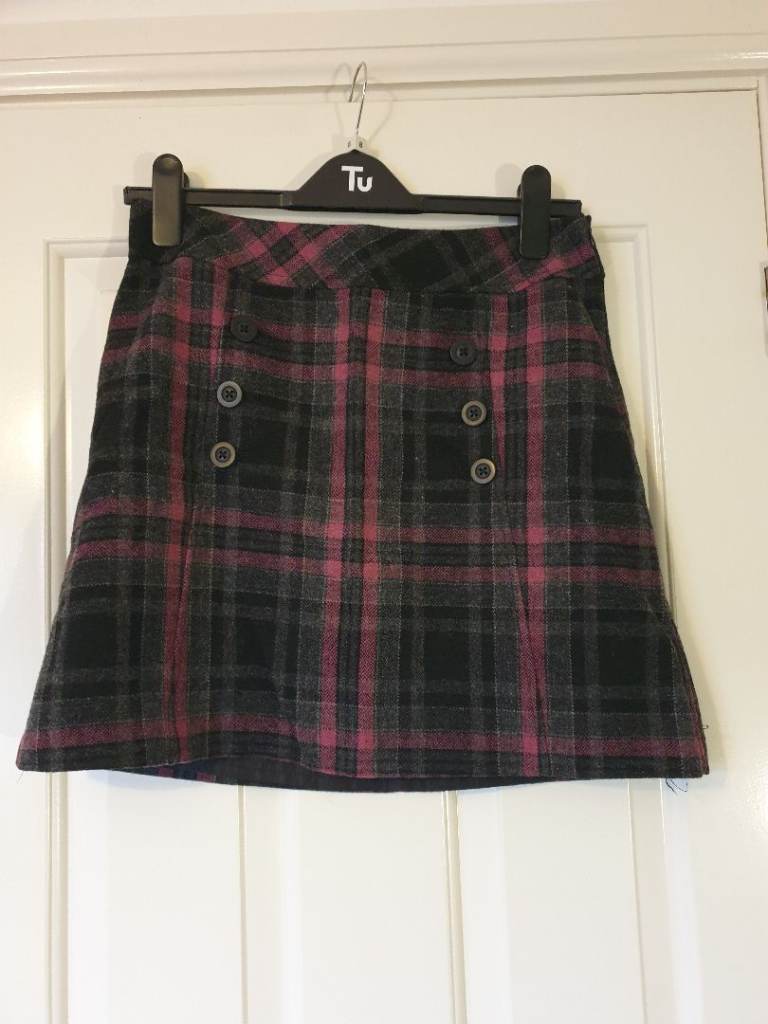 Woollen skirt size 8