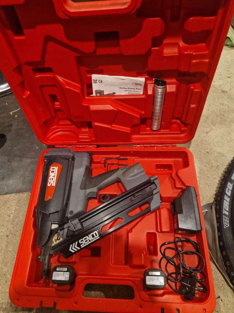 Senco SGT90i Cordless Framing Nailer Kit - Good Condition