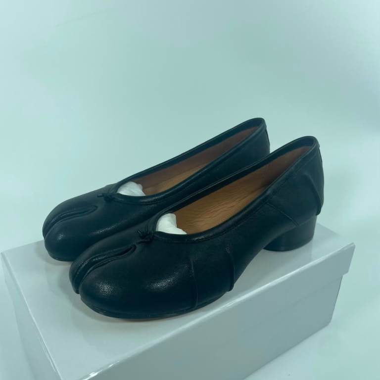 Maison Margiela Black Tabi Mary Jane Pumps 