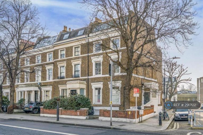 2 bedroom flat in Fulham Road, London, SW6 (2 bed) (#2917122)