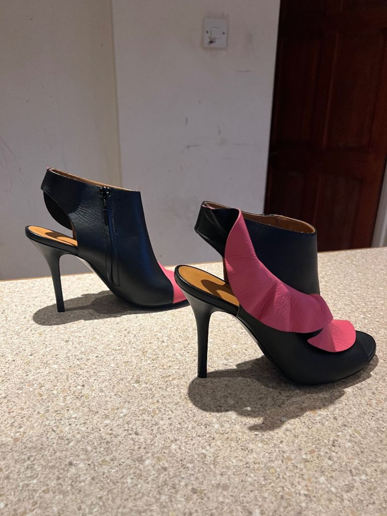 Worn once authentic Balenciaga heels 38.5 EU/ 5.5 UK