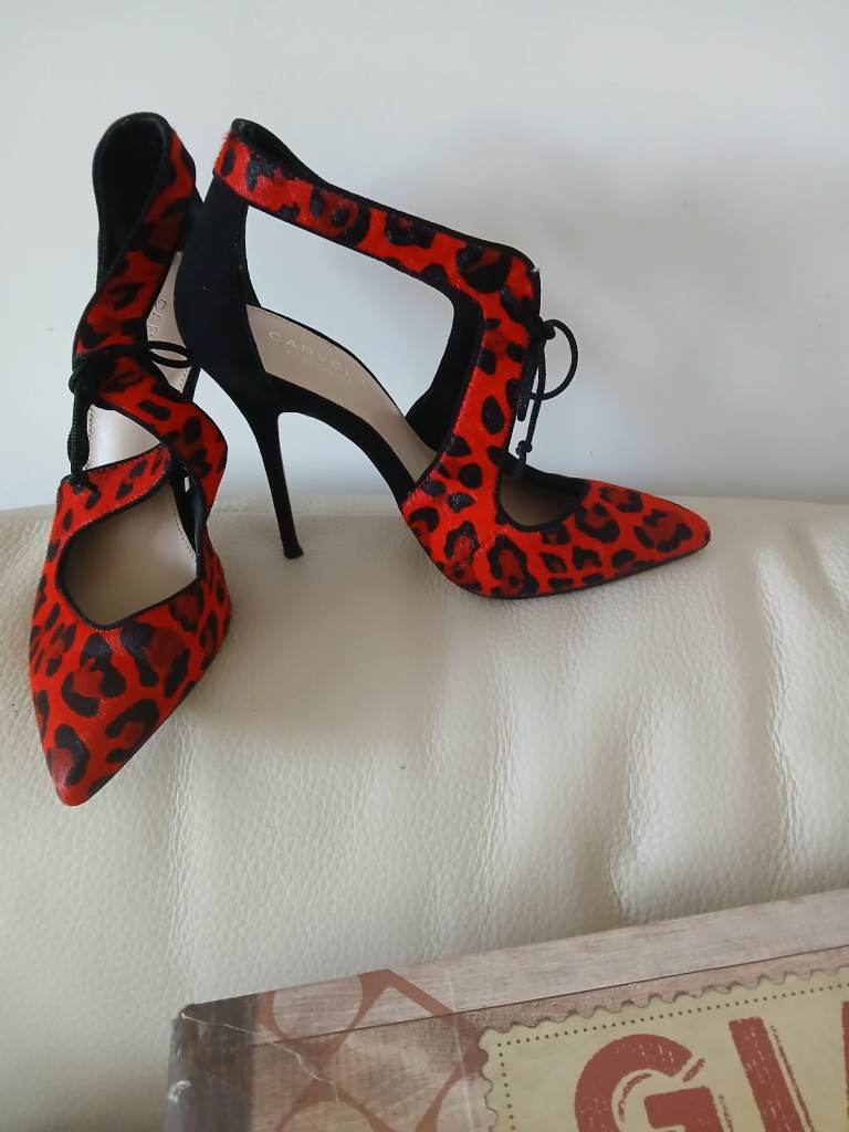 SIZE 5 38 RED BLACK AND RED  ANIMAL PRINT CARVELA STILETTO SHOES 