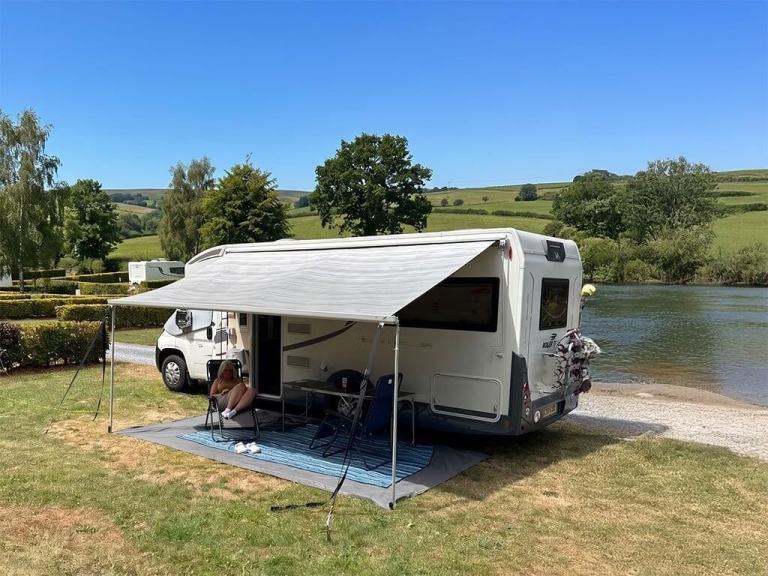 2016 Roller Team Auto-Roller 747 2.3 Diesel 130bhp 6 Berth