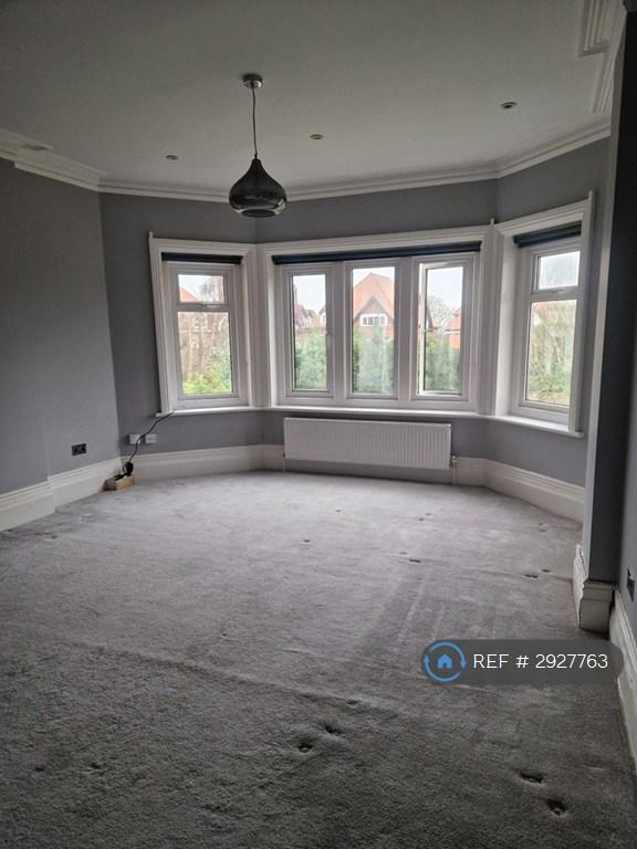 2 bedroom flat in Grimston Gardens, Folkestone, CT20 (2 bed) (#2927763)