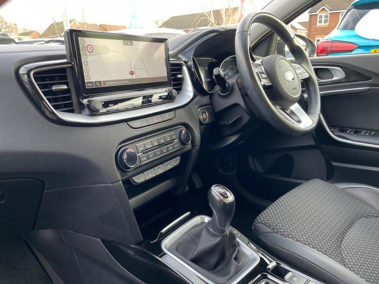 2020 Kia XCeed 1.0 T-GDi 3 Euro 6 (s/s) 5dr HATCHBACK Petrol Manual