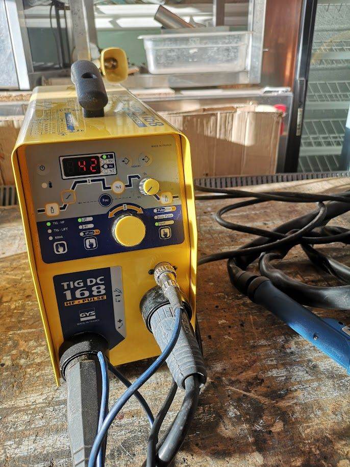 TIG Welder GYS 168 DC HF- PULSE with a regulator bought it new never used it.