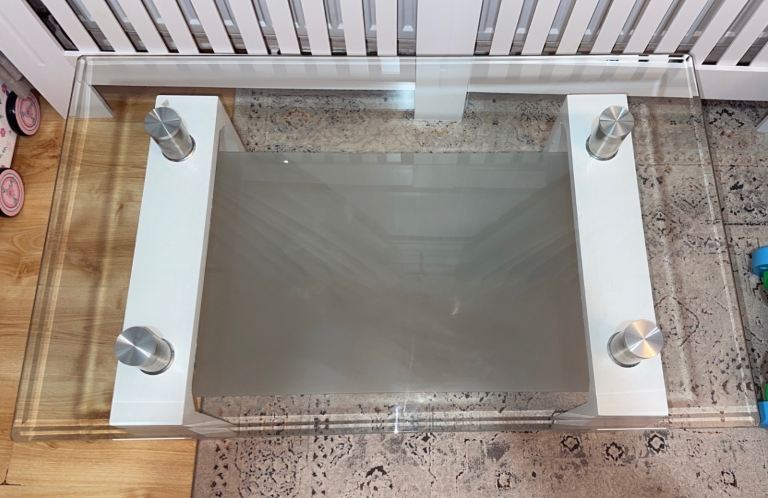 Glass coffee table 