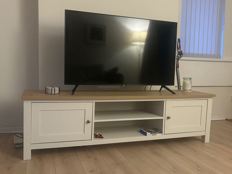 Cream Malvern Oak Effect Up to 80 inch Slim TV Unit